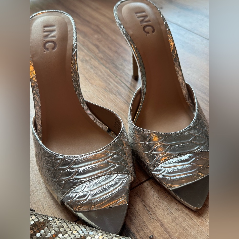 INC International Concepts Metallic Silver Textured Heels